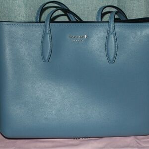 Kate Spade Teal Tote Bag
Perfect size.